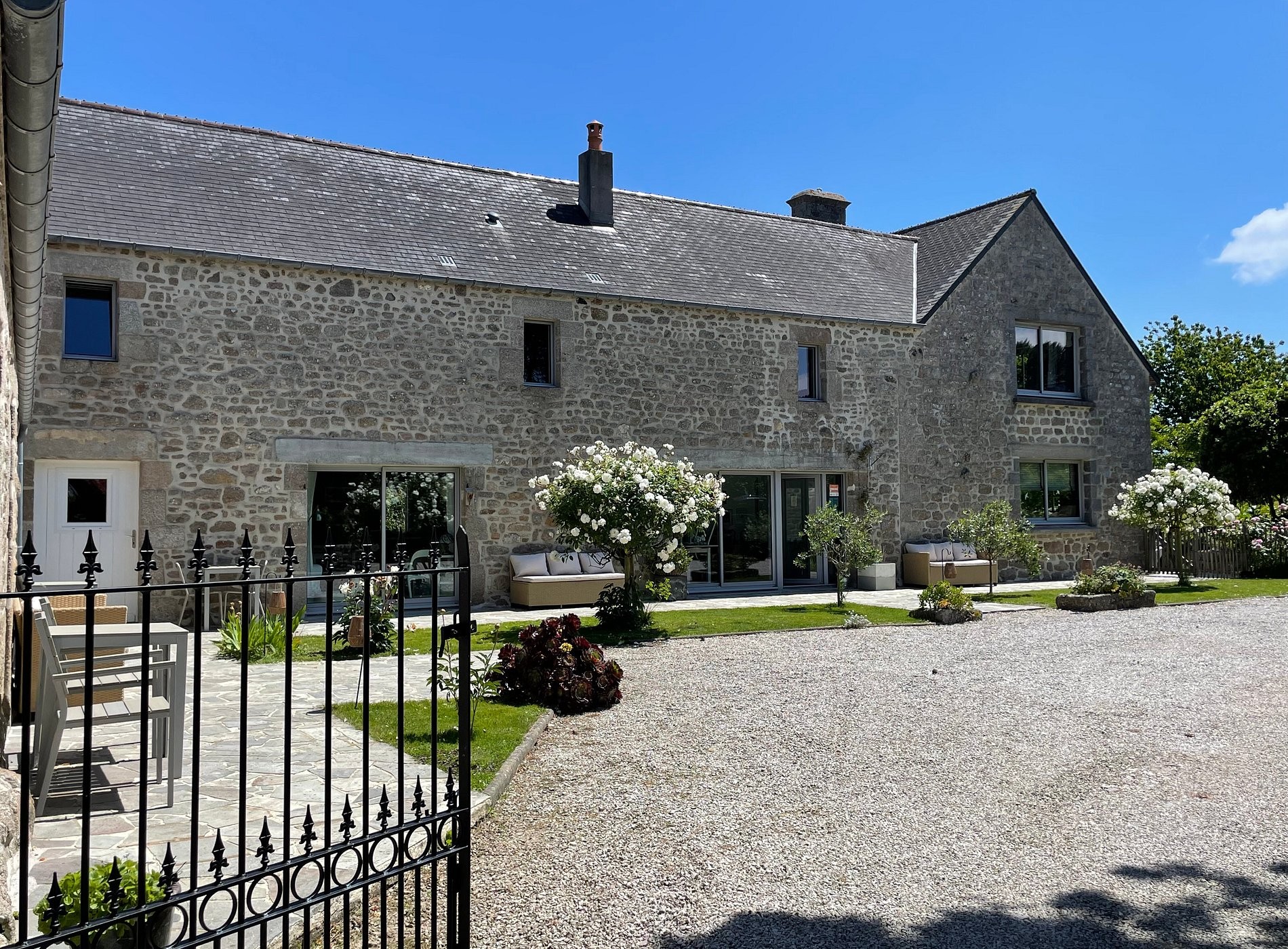 Fleur et Mer - Chambres d'hôtes, Chambre d'Hôtes à Montfarville