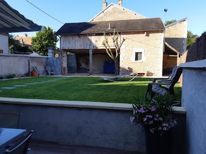 Le Gîte Des Jardins, Location de Vacances à Entrains-sur-Nohain