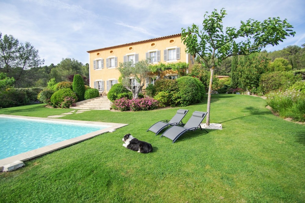 Chambres D'hotes BnB Aix en Provence : Bastide Tara, Maison d'Hôtes à Cabriès