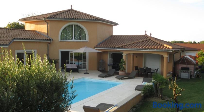 Bed and Breakfast Le Mas du Fort, Chambre d'Hôtes à Neyron