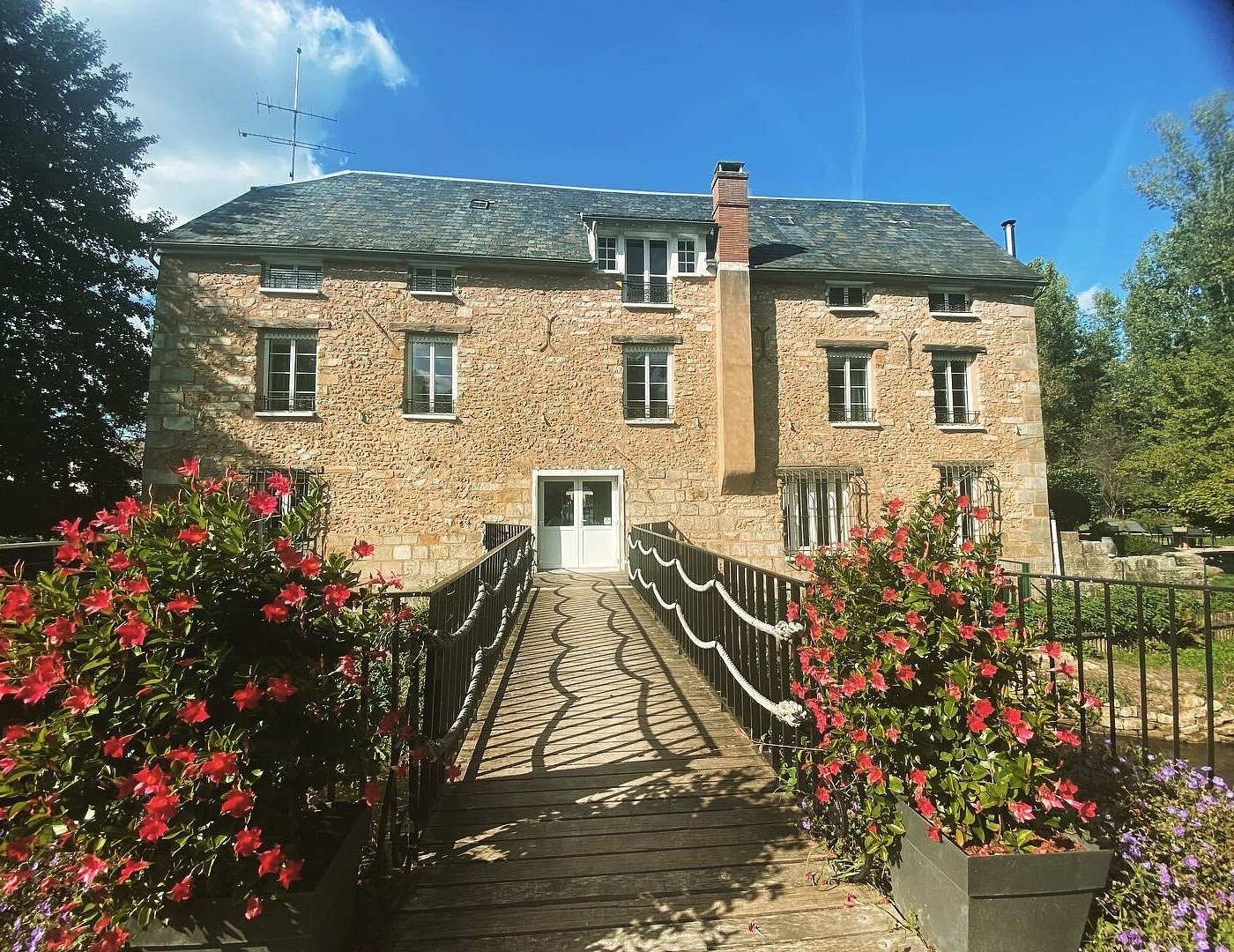 Le Moulin Bleu, Chambre d'Hôtes à Saint-Cyr-sous-Dourdan