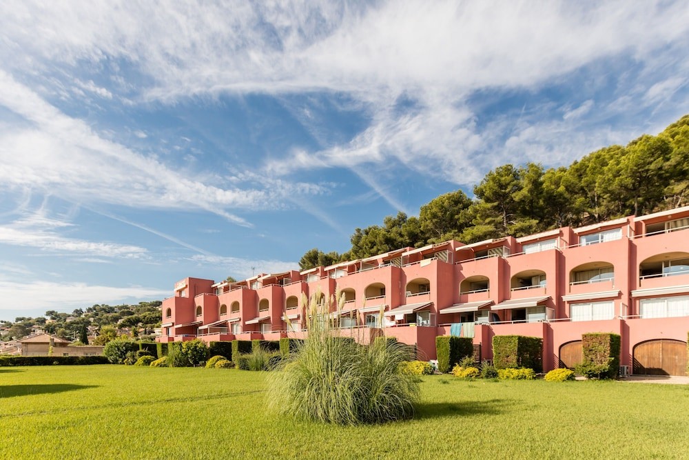 Residence Maeva Les Jardins de la Côte d'Azur, Location de Vacances à Saint-Mandrier-sur-Mer
