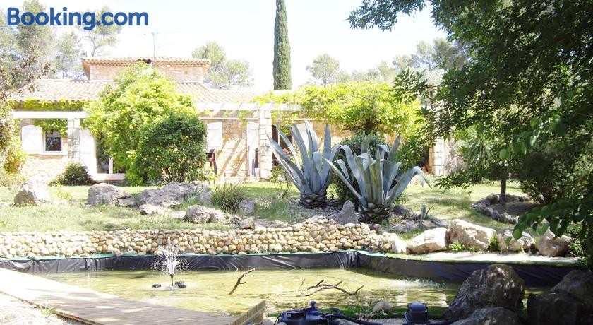 Bastide De L'Ovalie, Chambre d'Hôtes à Bagnols-en-Forêt