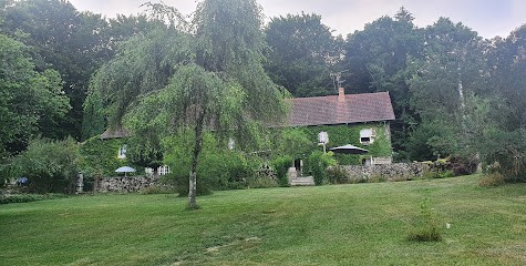 Domaine des Mouillères, Chambre d'Hôtes à Saint-Georges-la-Pouge