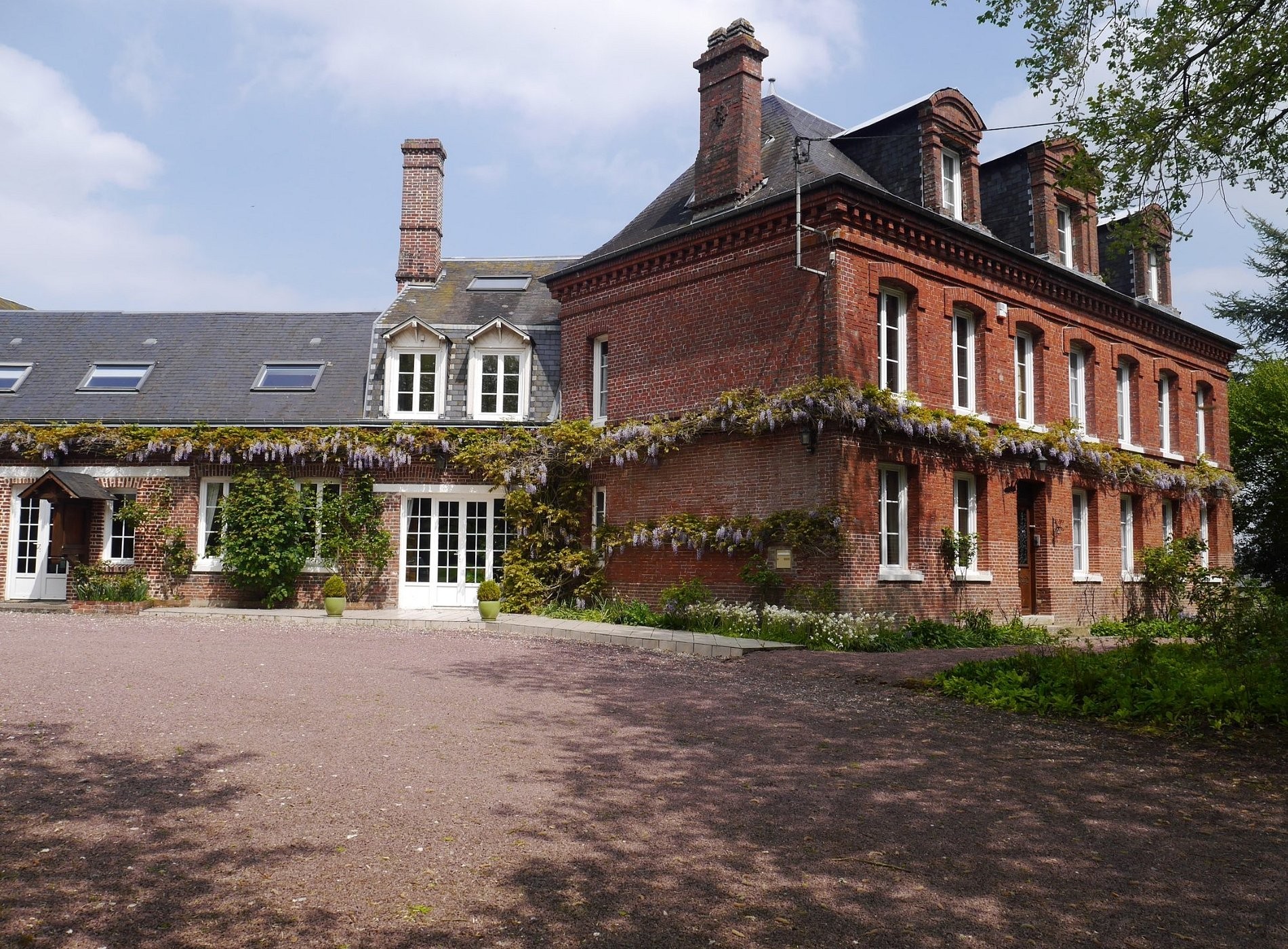 Chambres D'Hôtes Et Roulottes Le Clos Du Quesnay, Chambre d'Hôtes à Mauquenchy