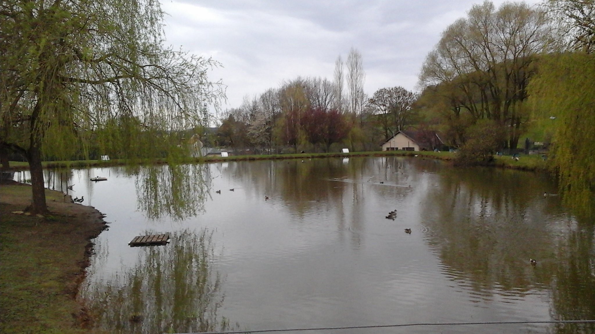 La maison de l'étang, Chambre d'Hôtes à Floing