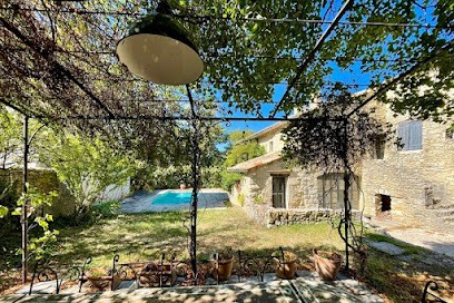 Maison Location Cocottes De Lussan, Location de Vacances à Lussan