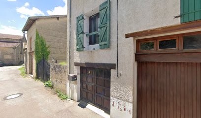 Gîte Le Café Des Brotteaux, Chambre d'Hôtes à Villieu-Loyes-Mollon