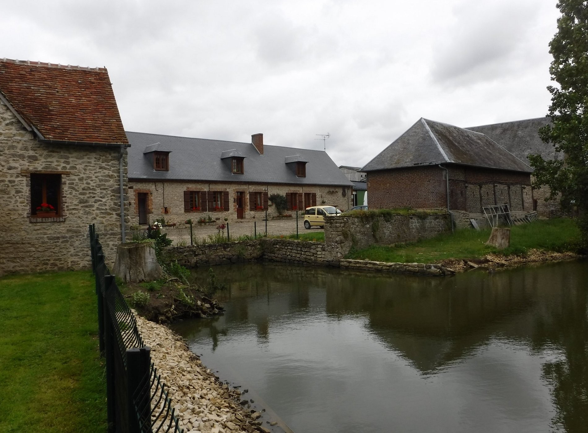 La Ferme les Peupliers, Chambre d'Hôtes à Dampierre-en-Bray