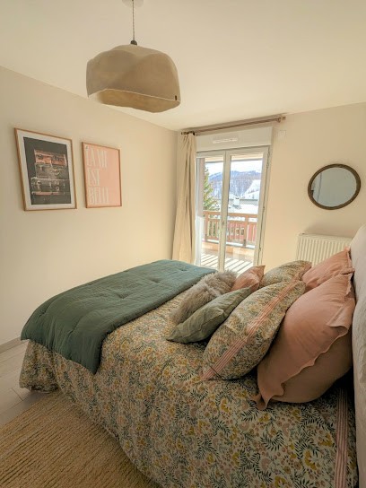 Le Nid Douillet De L’écureuil, Location de Vacances à Péone