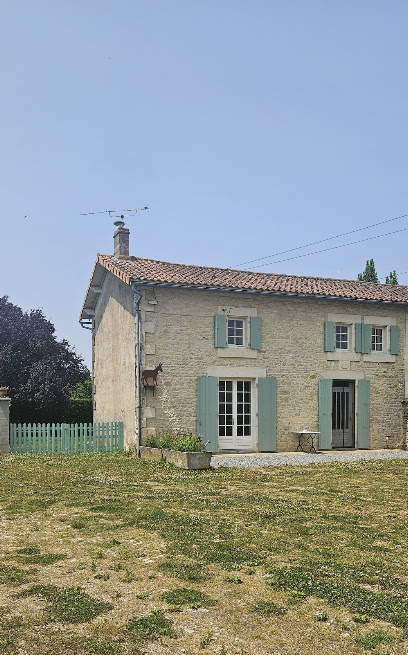 Gîte Mani Et Princesse, Location De Vacances à Sainte-Soline