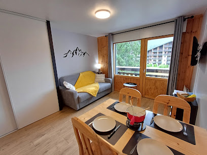 Studio Les Iris, Location De Vacances à Samoëns