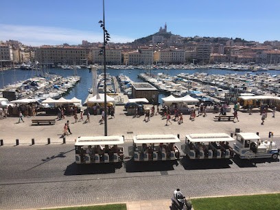 Lalexandrines : Location appartement vue sur le Vieux-Port de Marseille proche La Canebière, plages, Calanques et Opéra, Location de Vacances à Marseille 02