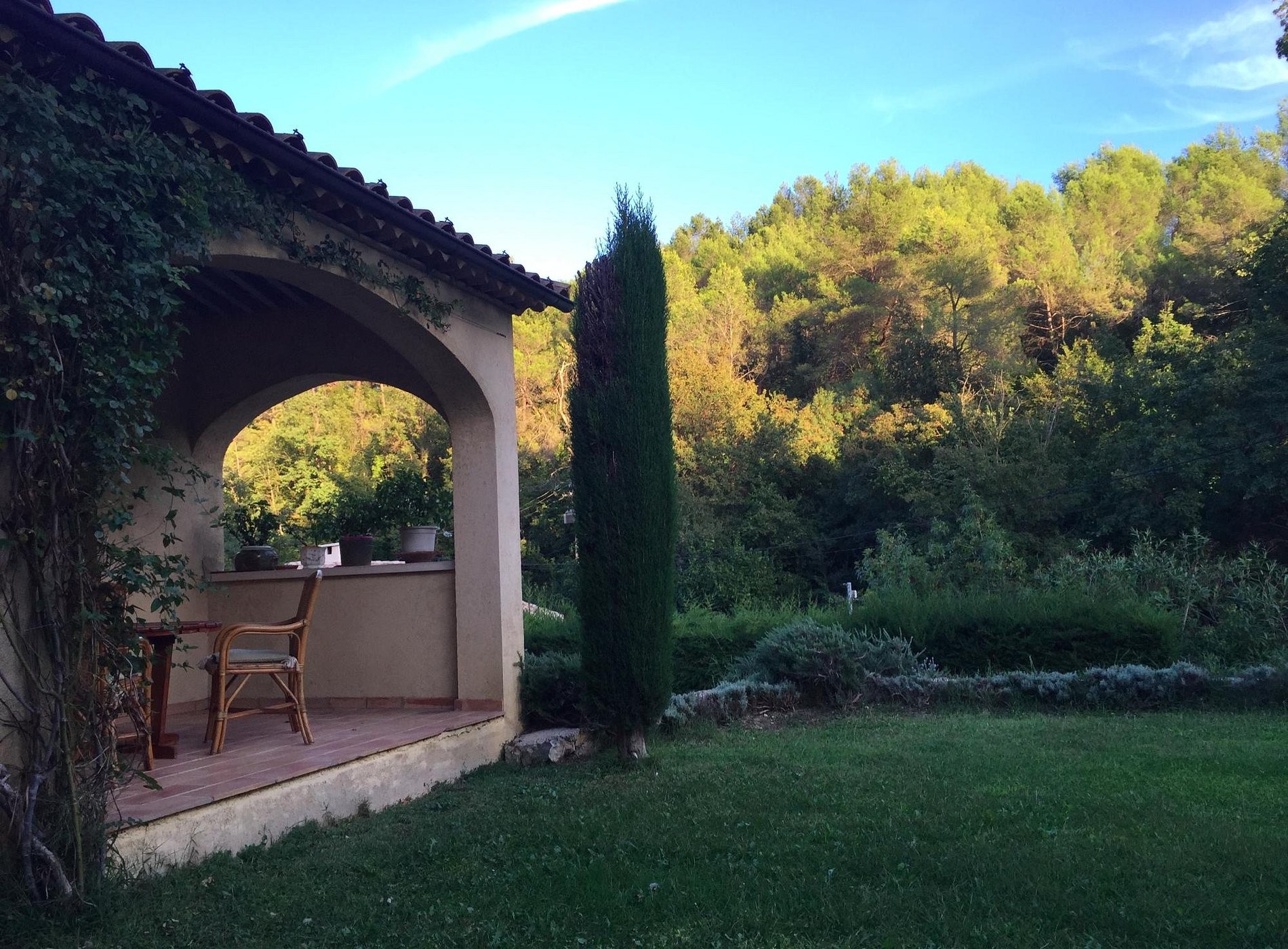 Le Mas De Frayere Chambres D'hotes, Chambre d'Hôtes au Rouret
