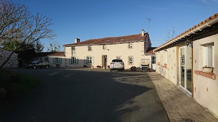 Hostel Regueil, Chambre d'Hôtes à Nueil-les-Aubiers