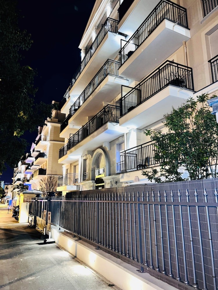 156 Av. Pasteur b1, Maison d'Hôtes au Blanc-Mesnil