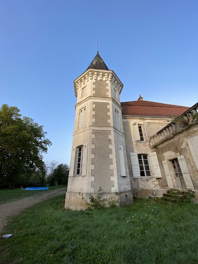 Chateau Des Chauvaux, Chambre d'Hôtes à Douzillac