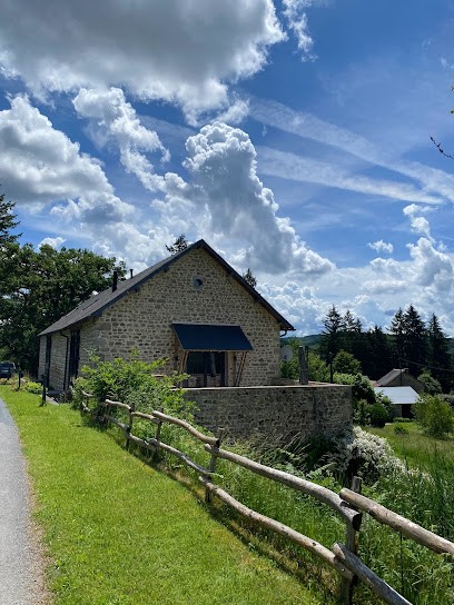 La Grange & Millevaches Triathlon Holidays, Location de Vacances à Saint-Hilaire-les-Courbes