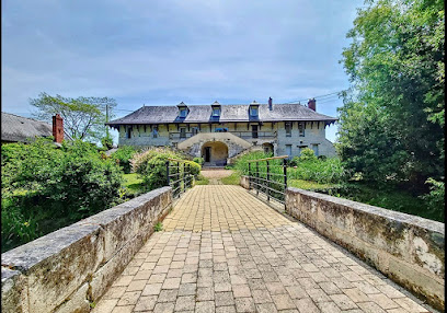 Domaine Jeanne De Laval, Chambre D'hôtes à Loire-Authion