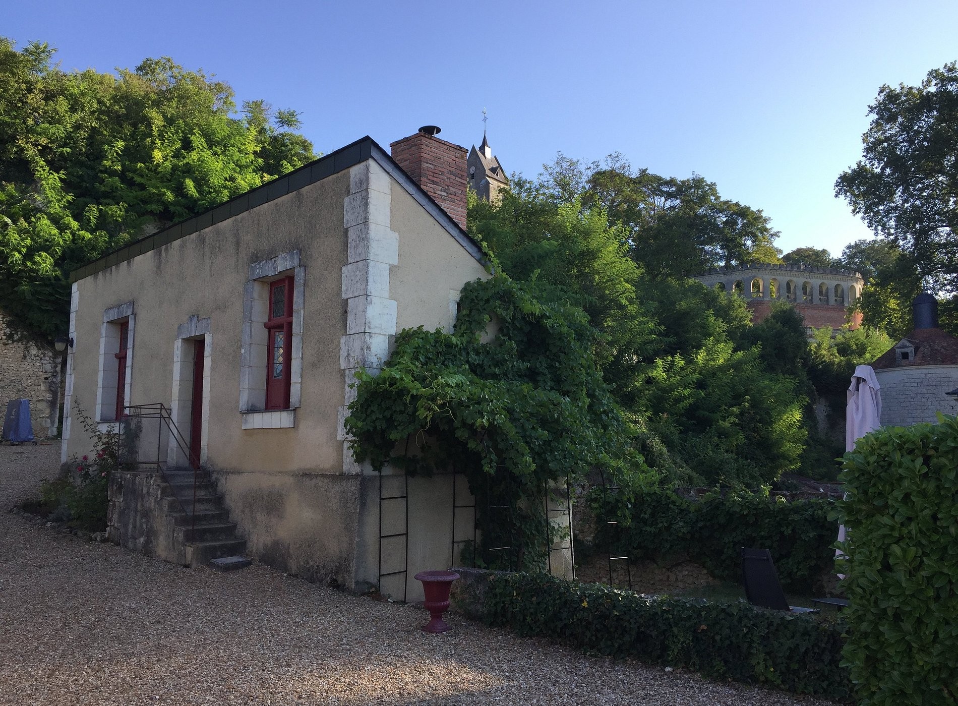 LA PONCÉ SECRÈTE, Chambre d'Hôtes à Beaumont-sur-Dême