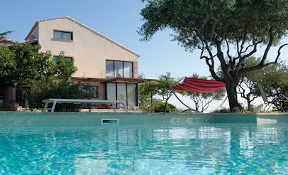 LA VILLA D'AMBRE, Maison d'Hôtes à Tavel