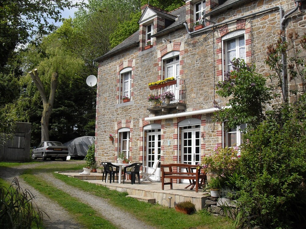 Chambres D'hôtes Pontlivard, Chambre d'Hôtes à La Ville-ès-Nonais