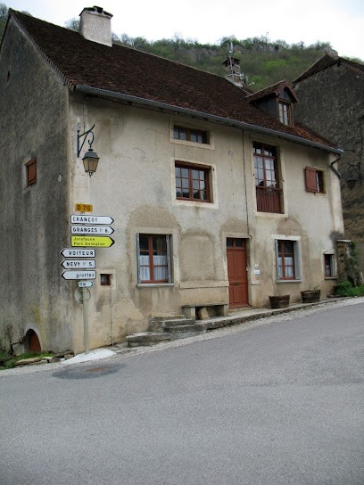 Marie Andrews, Chambre d'Hôtes à Baume-les-Messieurs