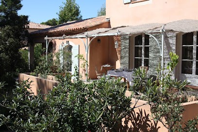 La Bastide de l'aube, Chambre d'Hôtes à Saint-Marc-Jaumegarde