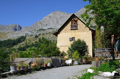 AGRITOURISME La Ferme Des Louiqs, Chambres D'hôtes, Famille FERRAN, Chambre d'Hôtes à Entraunes