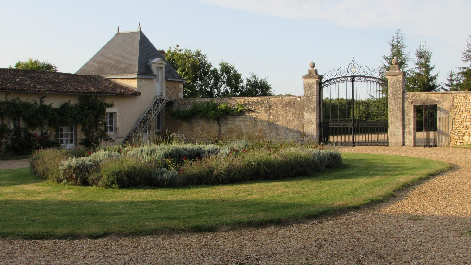 Castle Vaumoret, Chambre d'Hôtes à Poitiers