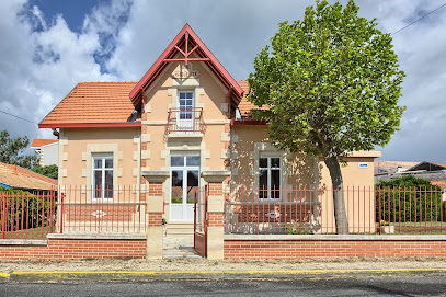 Villa Rachel : Location Pour 9 Personnes À Lacanau Océan Avec Spa, Jardin, Terrasse, Parking Privé, Proche Plage, Location De Vacances à Lacanau