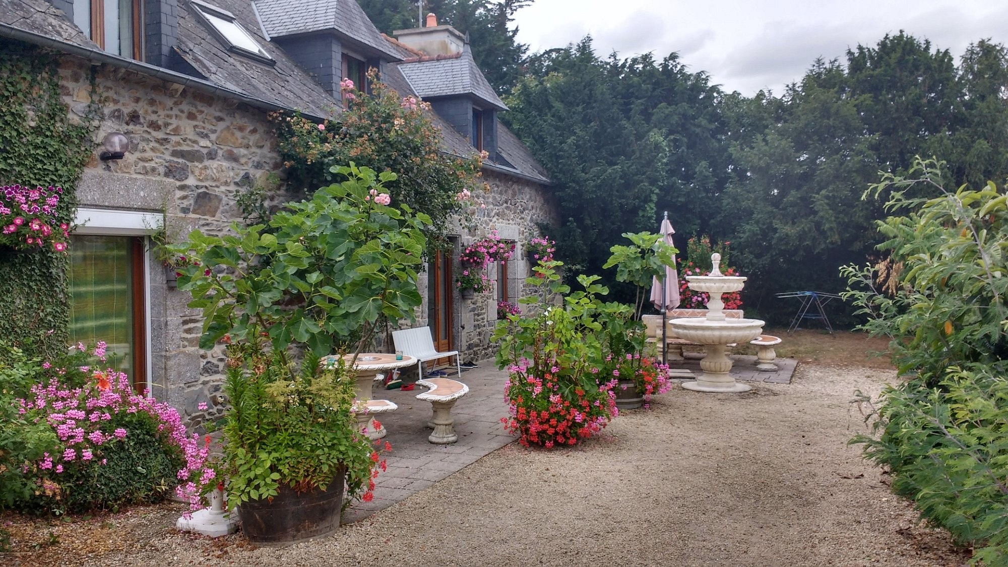 La Fontaine Menard, Chambre d'Hôtes à Yffiniac