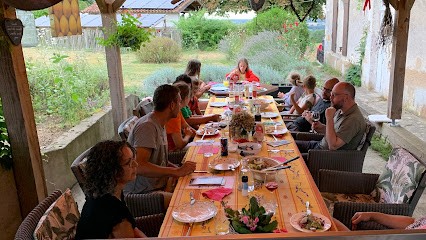 A L'Ombre Du Marronnier Gìtes, Location de Vacances à Genouillac