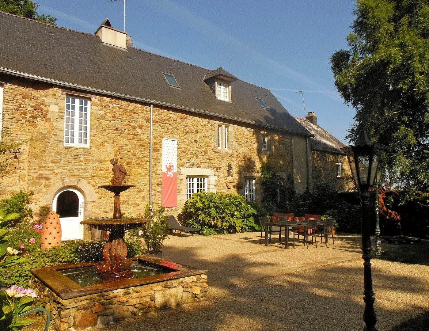Breakfast Morbihan Manor Desnachez, Chambre d'Hôtes à Taupont