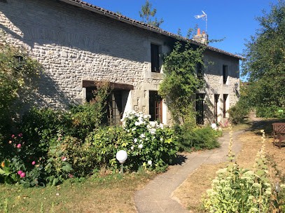 The Farm Of The Chateau De Martigny, Chambre d'Hôtes à Avanton
