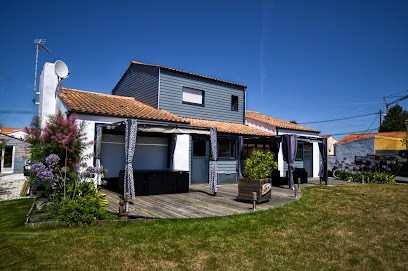 Cap à l'Ouest 85 : Chambres d'hôtes de charme Bed and Breakfast au calme proche de la plage en Vendée, Chambre d'Hôtes à L'Île-d'Olonne