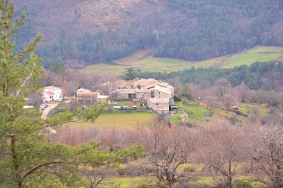 Gite La Calade ***, Location De Vacances à Creysseilles
