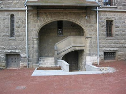 Domaine De Pontourné : Location De Chambres Et Appartements (Lyon, Ecully, Plan-Peisey), Location De Vacances à Écully