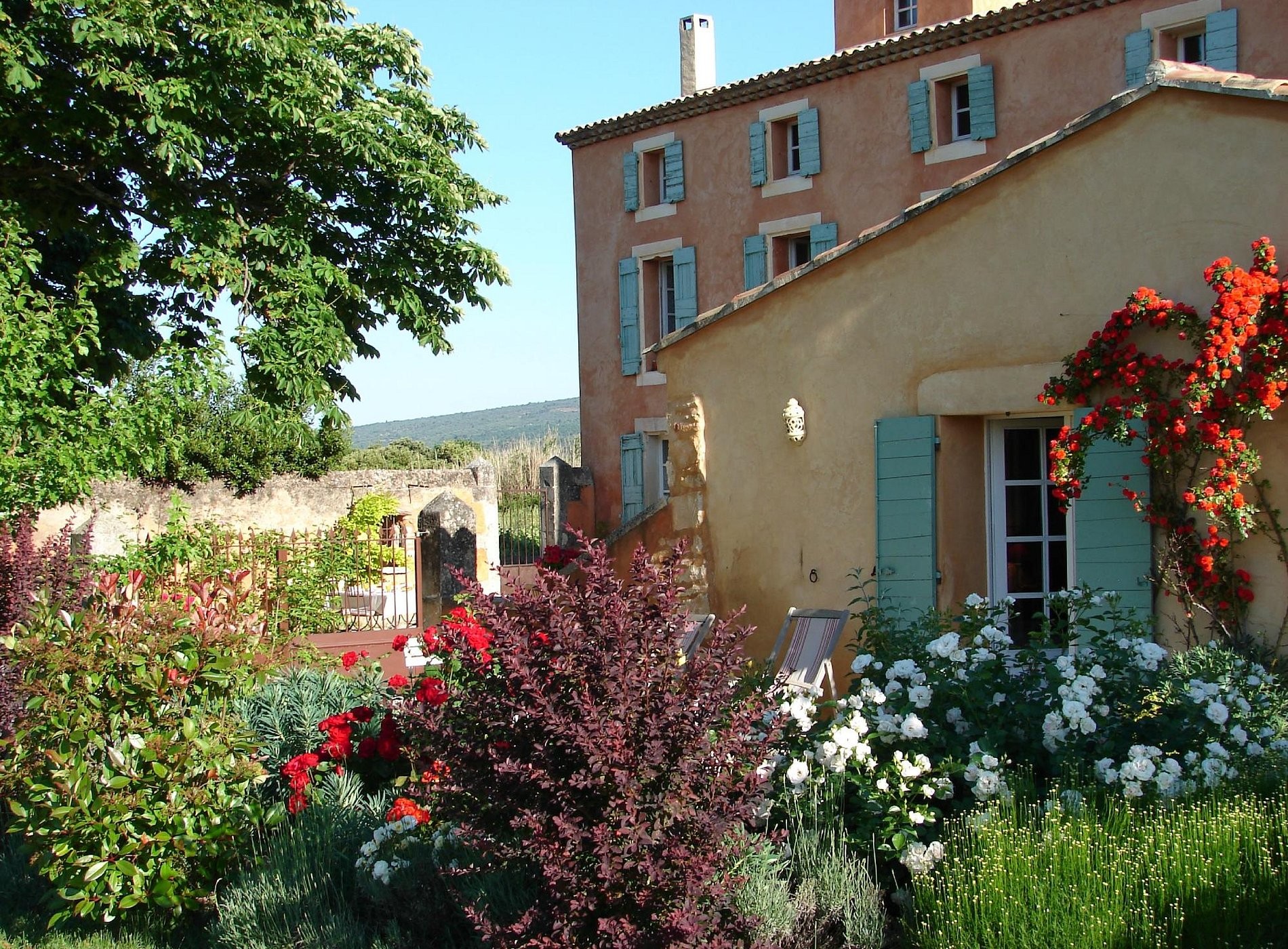 Le Mas Perreal Chambres d'Hôtes en Luberon, Chambre d'Hôtes à Saint-Saturnin-lès-Apt