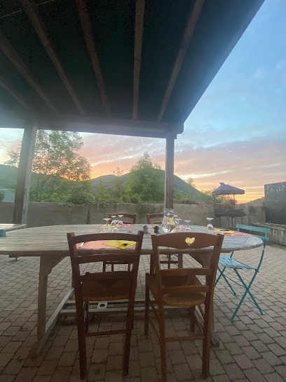 Le Cochon Du Madres, Restaurant, Chambres D'hôtes, Boutique Producteurs, Chambre d'Hôtes à Escouloubre