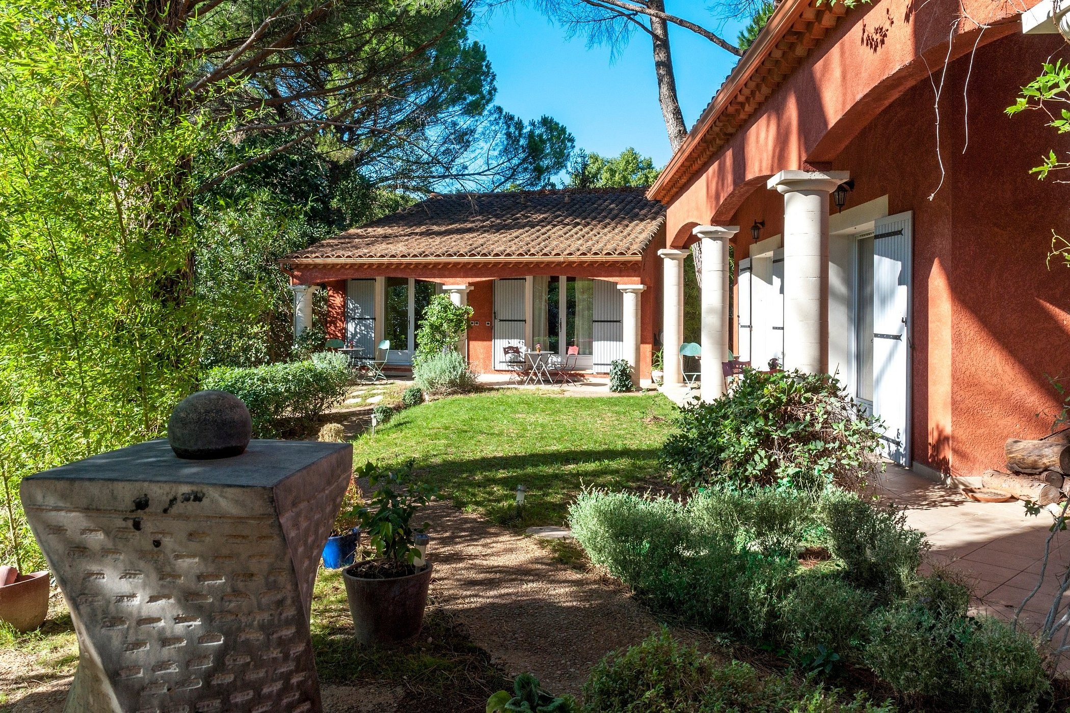 La Bastide des Pins, Chambre d'Hôtes à Castillon-du-Gard
