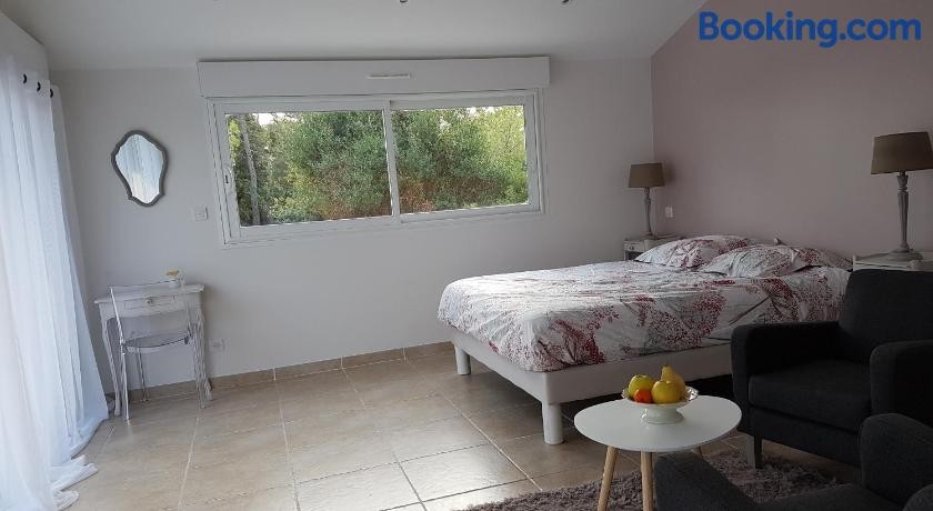 Chambre d'hôtes au pied du Pic Saint-Loup, Chambre d'Hôtes à Saint-Mathieu-de-Tréviers