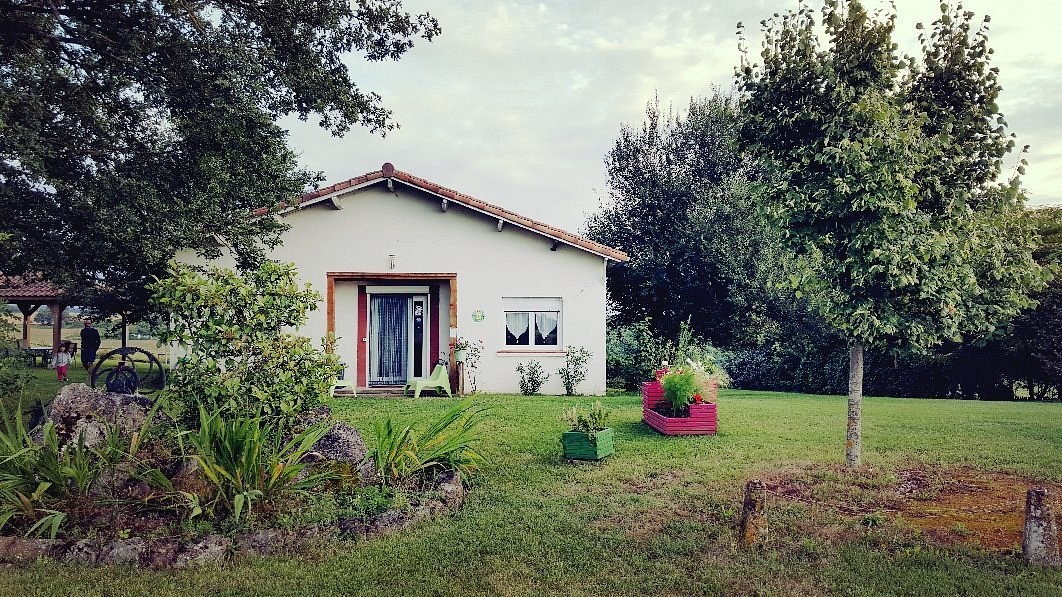 La Grange de Castelys, Maison d'Hôtes à Laymont