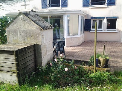 Au cèdre bleu, Chambre d'Hôtes à Magné