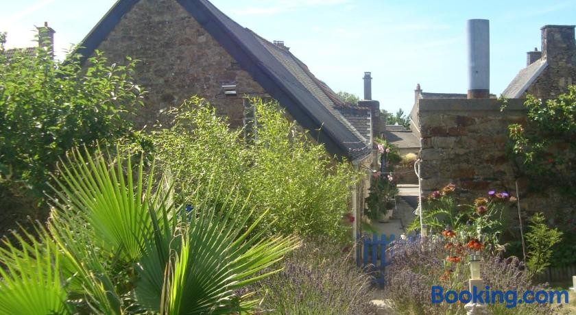 Gîtes La Palmeraie, Chambre d'Hôtes à Surtainville