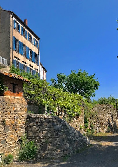 Maison CHA-RI-VA-RI, Maison d'Hôtes à Lavoûte-Chilhac