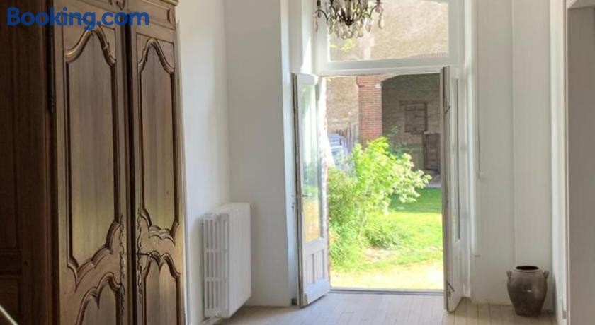 grand corps de ferme, Maison d'Hôtes à Valravillon