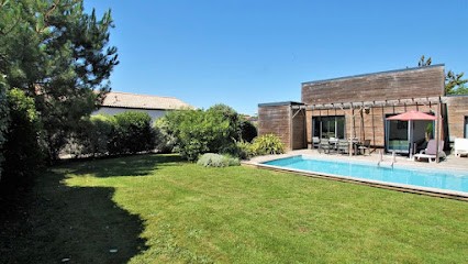 Villa CHACOU : Maison En Bord De Mer Avec Piscine Privée Chauffée, Location de Vacances à Saint-Vincent-sur-Jard