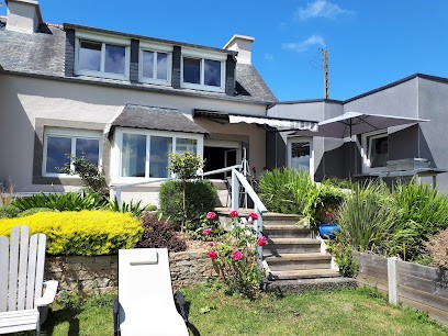 Gîte Du Menhir, Location de Vacances à Hôpital-Camfrout