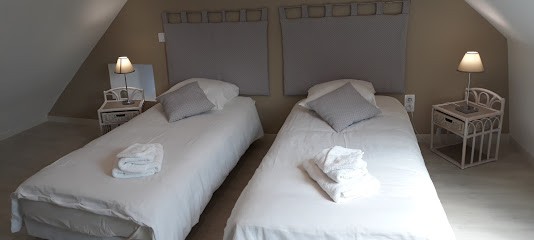 Gîte la Vieille Maison, Location de Vacances à La Lucerne D Outremer